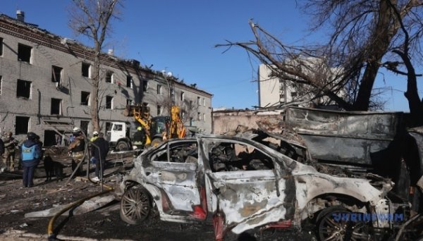 Ракетний удар по Харкову: до восьми будинків повернули опалення