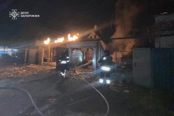 Рятувальники показали наслідки російської атаки дронів на Запоріжжя і район