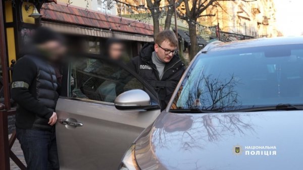 Обіцяли за гроші переведення до тилу: військових з Одеси викрили у зловживанні впливом 