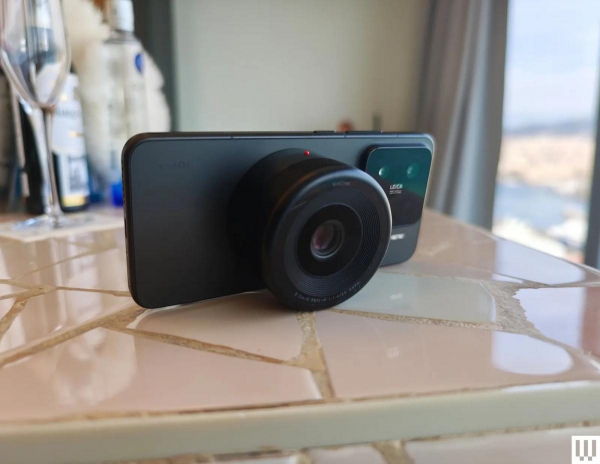 Xiaomi і Realme створили смартфони  зі знімними об'єктивами – як у фотоапаратів