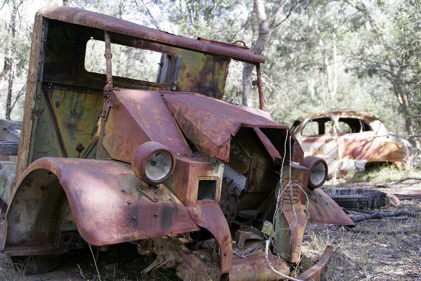 
Звідки беруться покинуті автомобілі: історія цвинтарів машин 