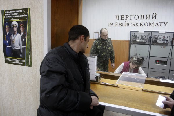 
Право на відстрочку. Як оформити постійний догляд, якщо у родича немає інвалідності 