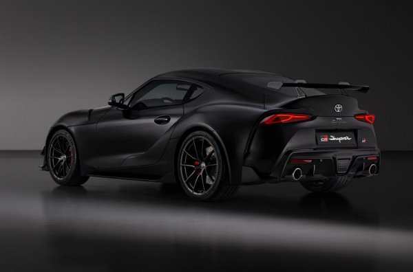 
Дорожче Porsche 911: Toyota представила лімітовану серію суперкара GR Supra 