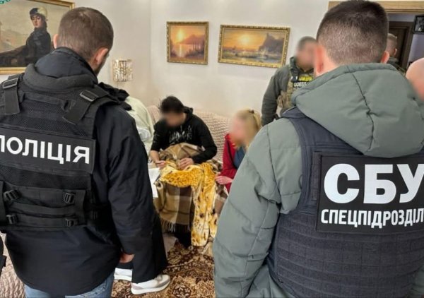 У Хмельницькому викрили схему продажу фіктивних документів для ухилення від мобілізації