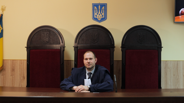 
Мантія вдень, піксель ввечері. Як суддя збиває "Шахеди" над Києвом 