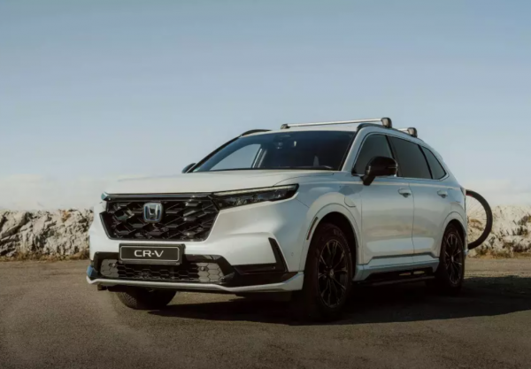 
Honda представила гібридний кросовер CR-V з вбудованим "мініготелем": подробиці 