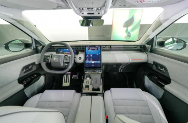 
Новий кросовер Citroen C5 Aircross представили офіційно: розкриті усі харакеристики 
