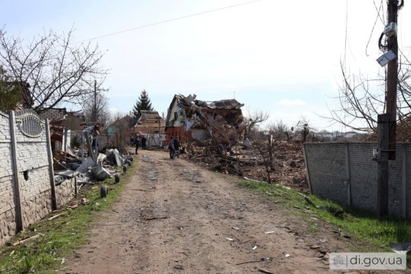 У Слатиному на Харківщині внаслідок авіаудару зруйновані три будинки, ще 22 - пошкоджені