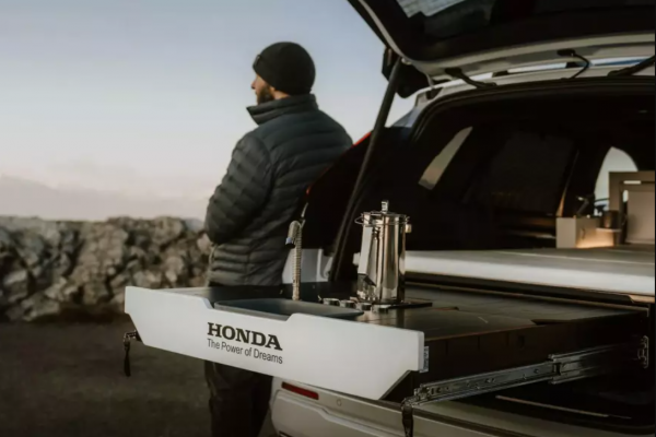
Honda представила гібридний кросовер CR-V з вбудованим "мініготелем": подробиці 
