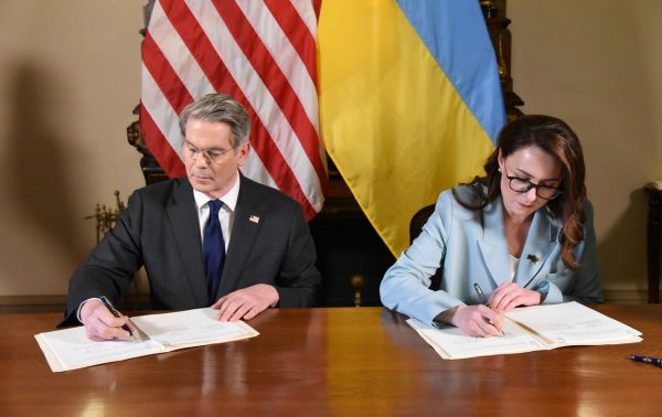 
Що Україна пообіцяла США в угоді про надра і як працюватиме Фонд відбудови 